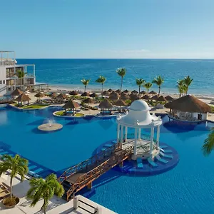 Dreams Sapphire & Resort